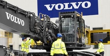 volvo-benefits-crawler-excavator-ec380ehr-t4f-purpose-built-for-demolition-2324x1200