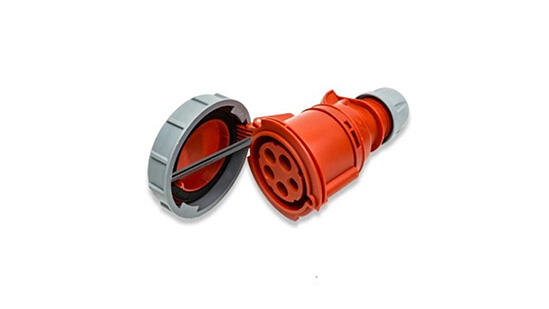 32A 3-phase outlet