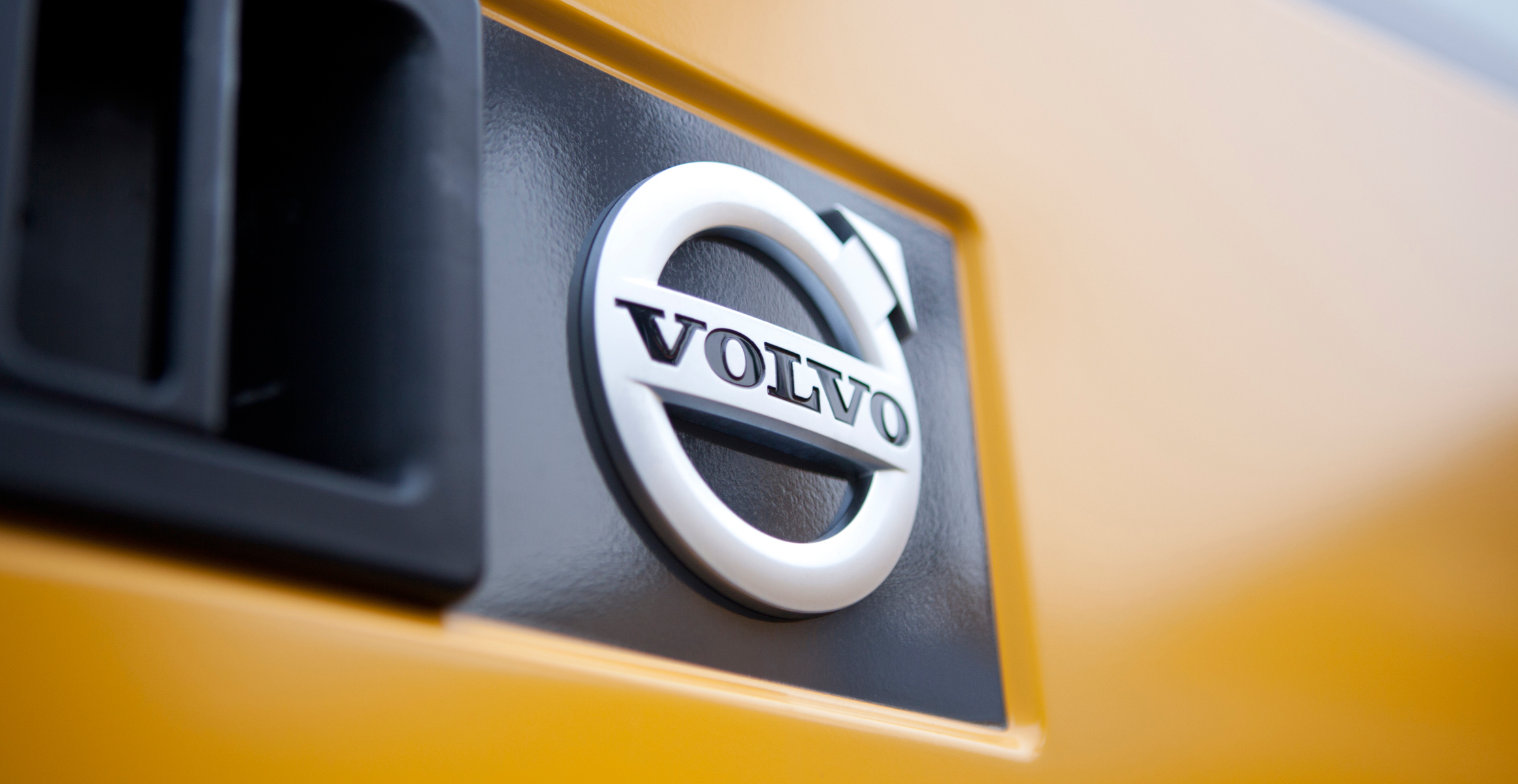 Volvo Machine Wallpaper